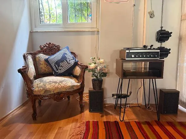 Merkez Kaleici Muhtesem Bahceli Willa *