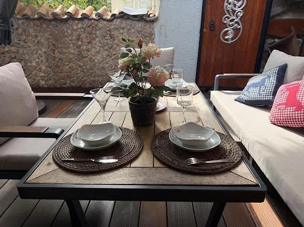 Merkez Kaleici Muhtesem Bahceli *